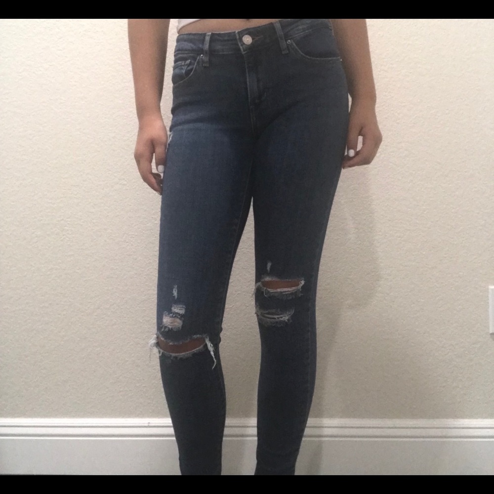 Levi’s blue skinny jeans